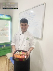 Ảnh học viên tại khóa học làm sushi